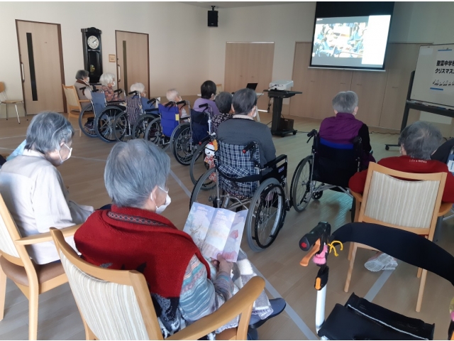 雰囲気たっぷりライブに引き込まれます。
