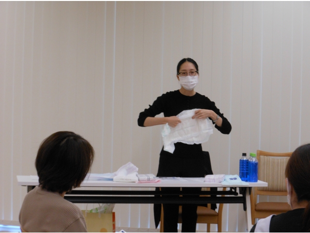 オムツのあて方を説明してくださりました