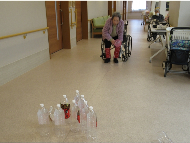 どちらの手で狙おうか？迷いますね。