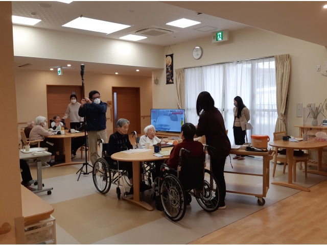 慣れてないから照れくさいな～