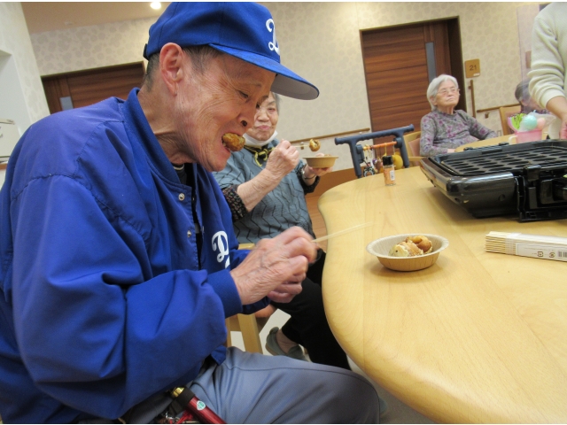 一口で食べて熱くないですか？