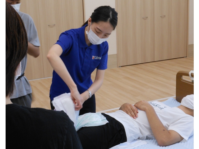 講師の方にレクチャーしてもらいます