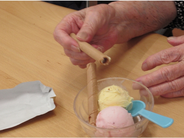 アイスクリーム、お菓子どちらの味も楽しめます。
