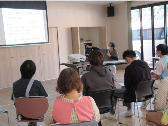 口の汚れの原因など基礎から教えて頂きました。