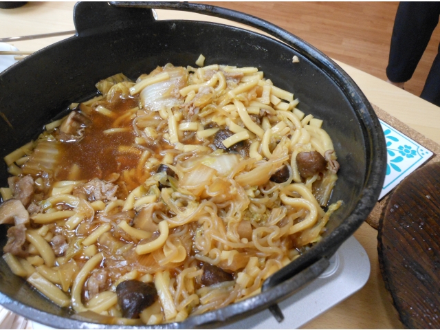 うどんも味が染みて美味しい