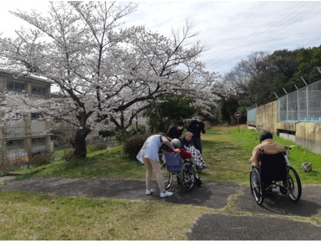 皆さんで移動中です。