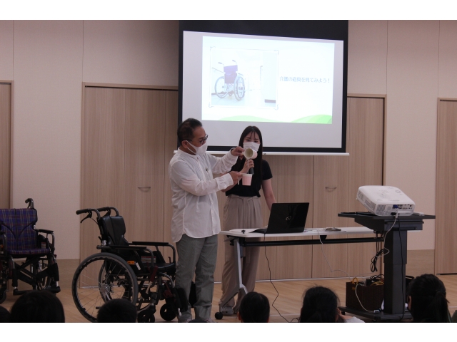 徐々にとろみが付いてきました。