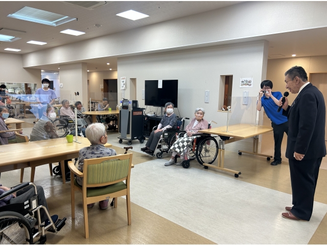 激励のご挨拶と歌のプレゼントをいただきました