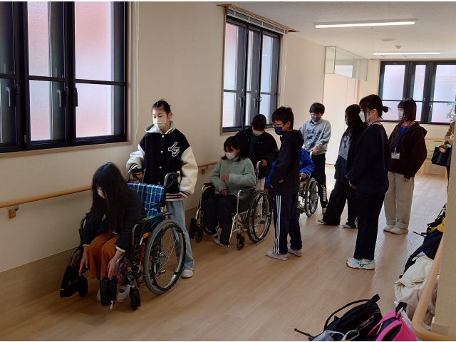 車いす操作説明と試乗体験