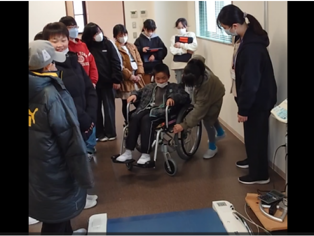 車いす用体重計の計測体験