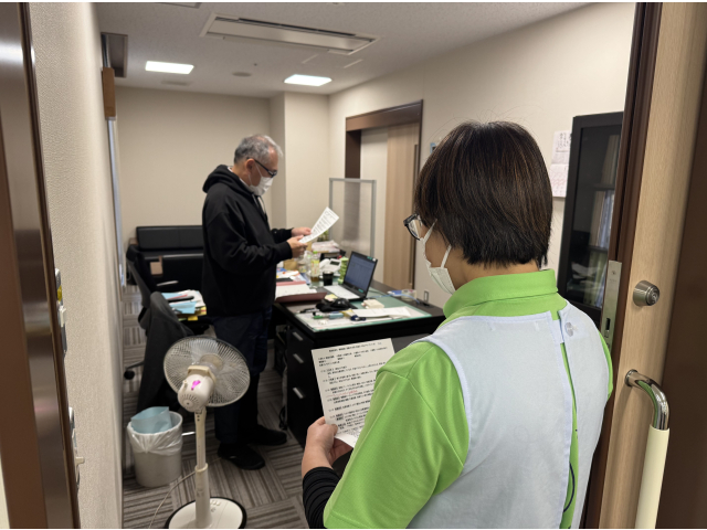 苑長に報告し指示を仰ぐ