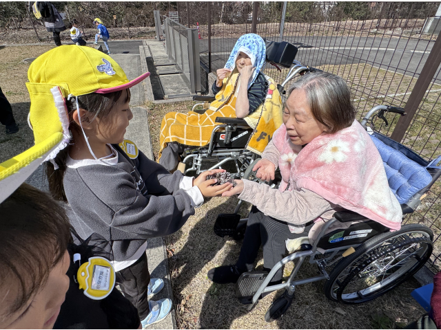 まつぼっくりこんなに拾えたよ！