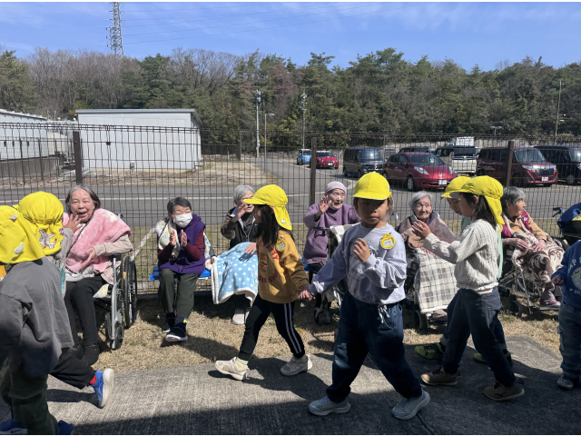 ばいばーい！また来てね！