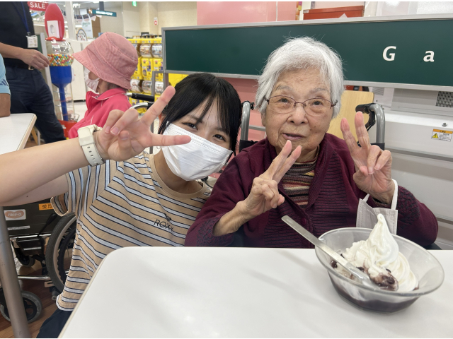 フードコートで一休み