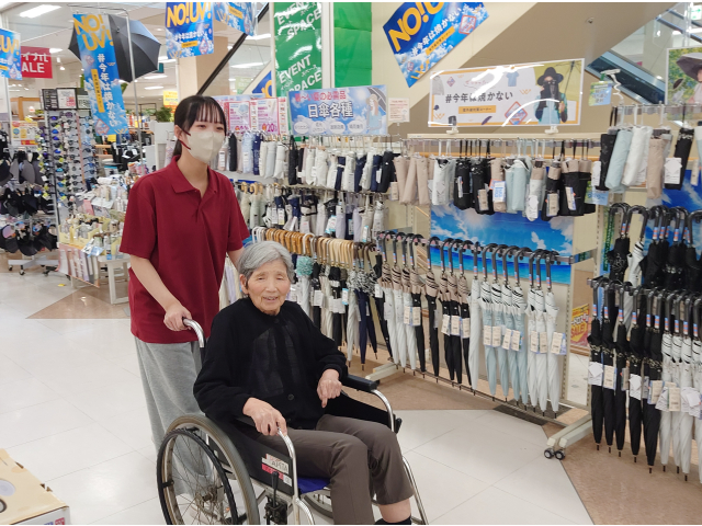アピタへ付添い