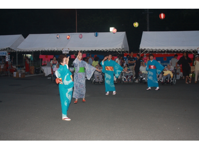 手まり会様による盆踊り