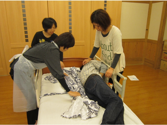 一人モデルとなり実技演習