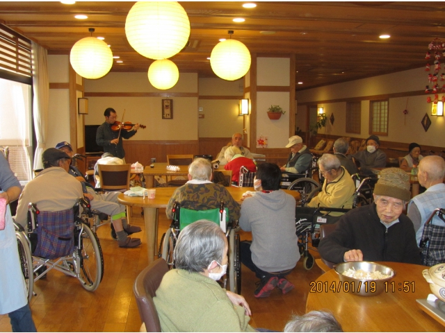 皆さん真剣に聞いています