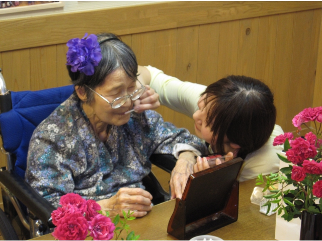 仕上げの口紅です　　　かねぇ？