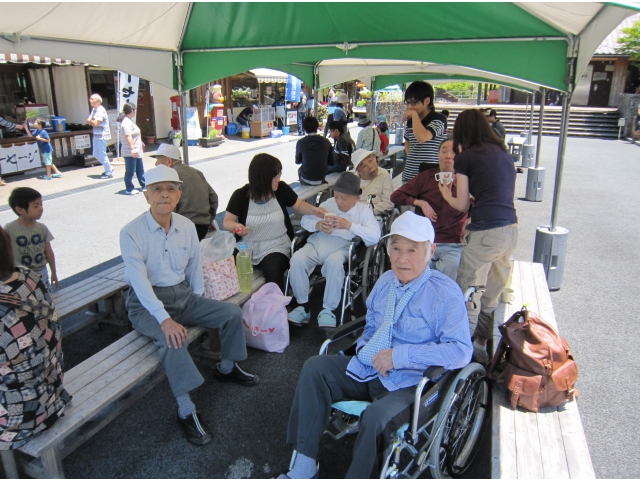 テントの中で一休み