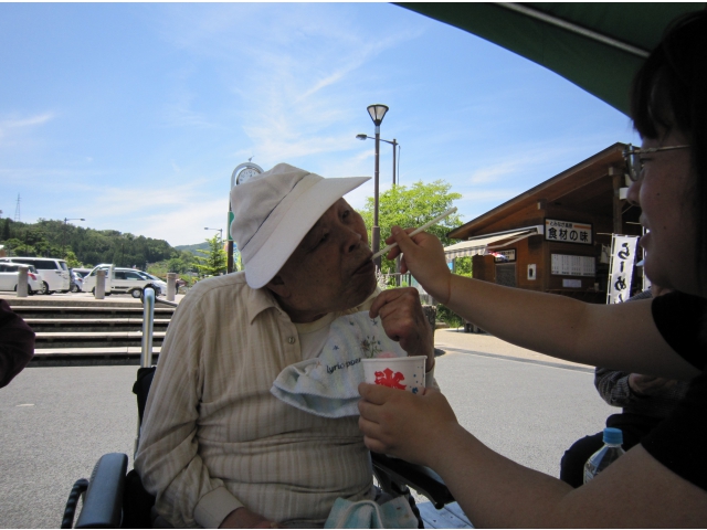 暑い日には、これが　　一番（かき氷）