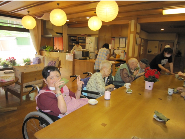 美味しそうな、　　　　　　　　柏餅が出来ました