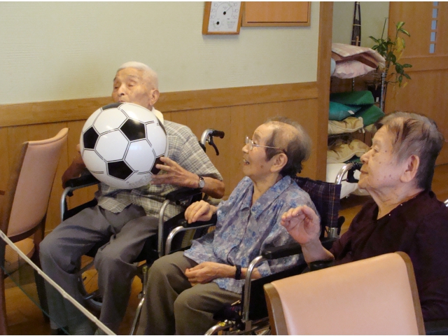 皆さん夢中でボールを返します