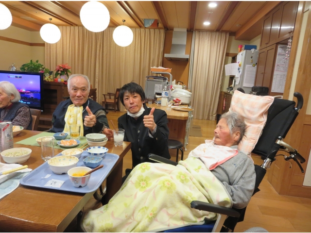 男二人決めポーズ