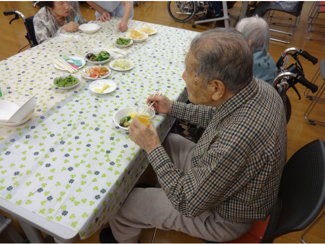 つまみはまだですか？