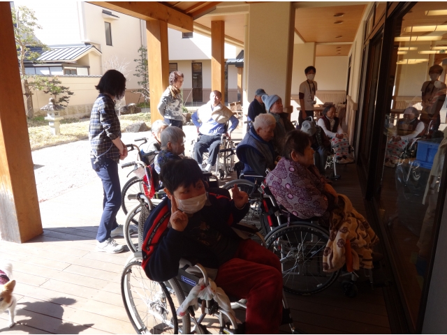 入りないため外からみました！