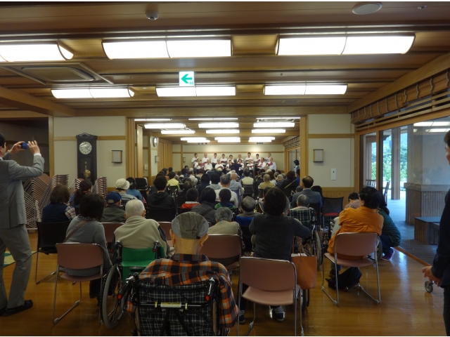 会場からあふれるほどでした