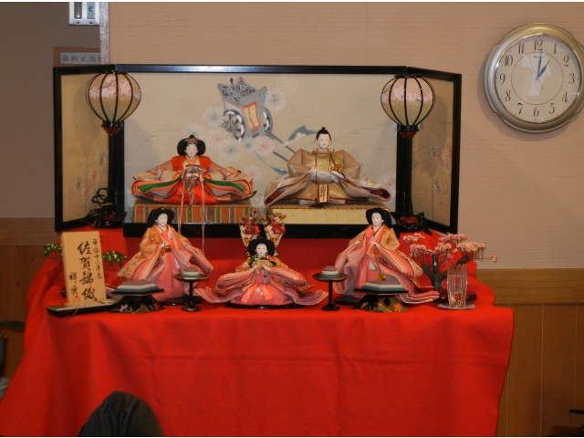 こんなに立派なお雛様を持ってきてもらえました！