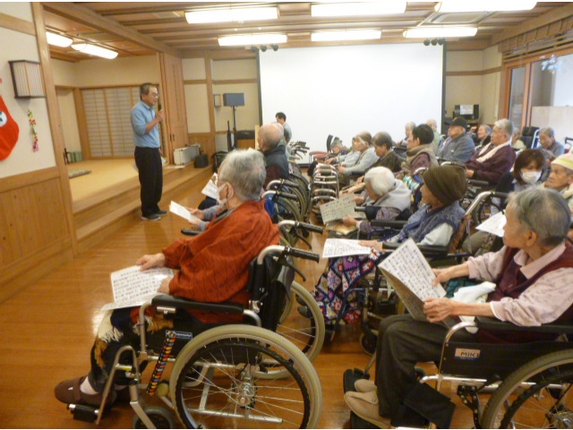 「来月の予定」を告知しています