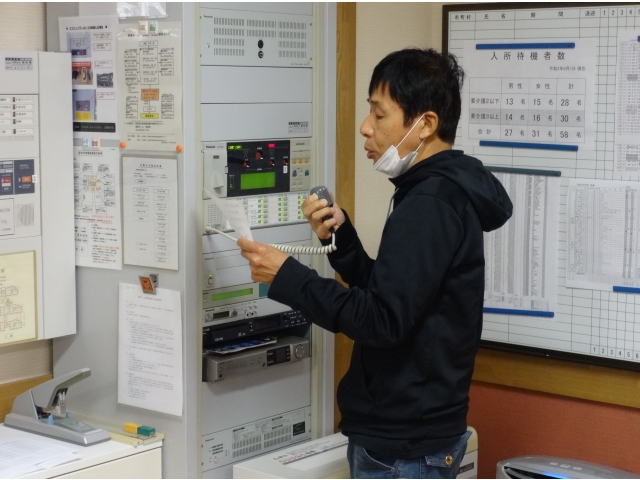 宿直代務員より地震に関する館内放送
