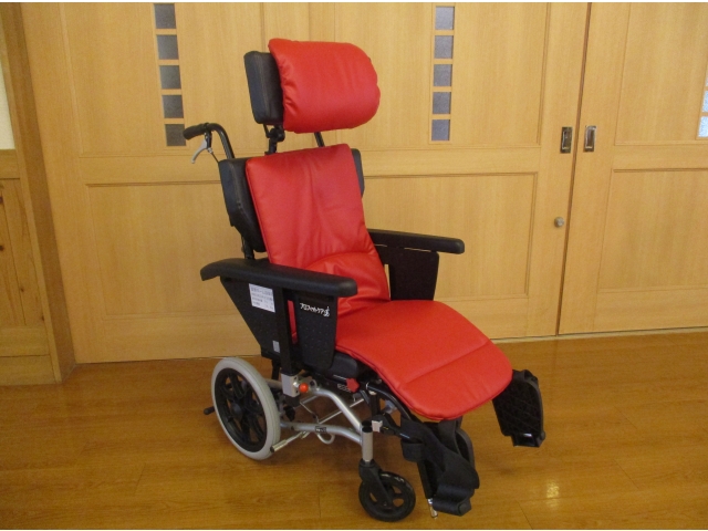 座位保持ティルト車いす

