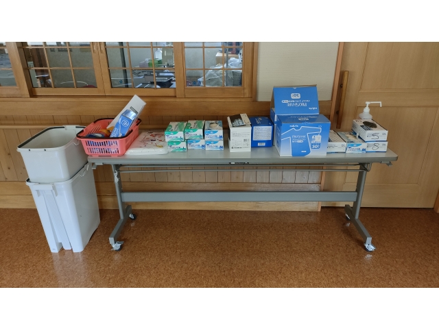 テーブルに必要物品を着ける順番にすべて準備