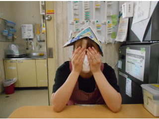新聞兜を作った介護員です