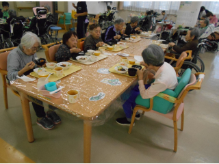 皆様夢中です……