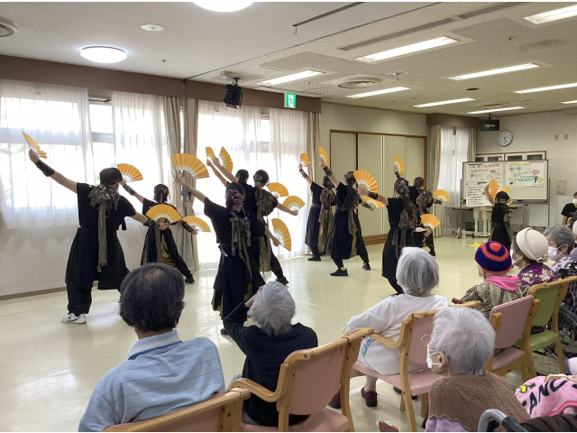 息のあった演技で「おお～～」と歓声