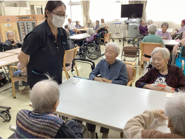お飲み物のご注文は何になさいますか？？