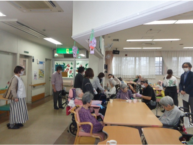 いつも皆さんが過ごされている雰囲気を感じていただきました