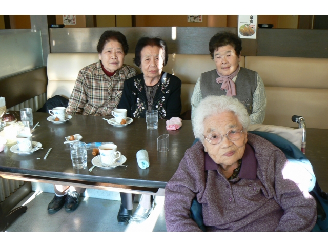 喫茶店での記念撮影