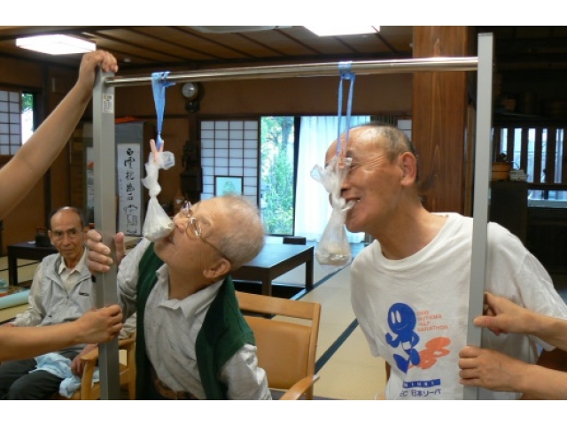 パン喰いならぬ、饅頭喰い競争です（笑）