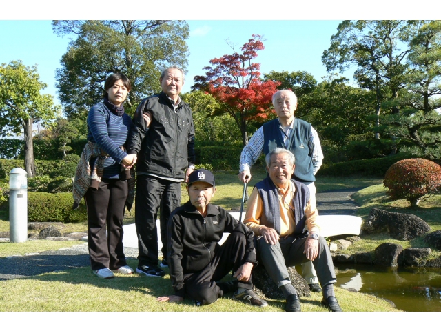 地元の紅葉見学です。沢山歩いて頂きました