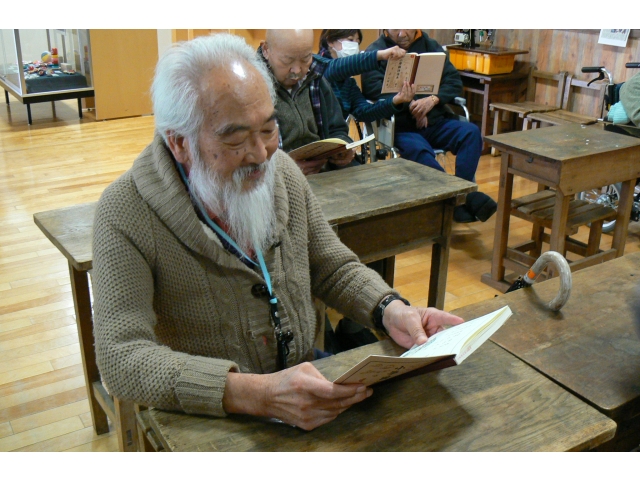 郷土歴史資料館で回想法を実施しました