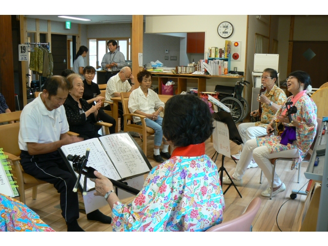 沖縄三線の演奏