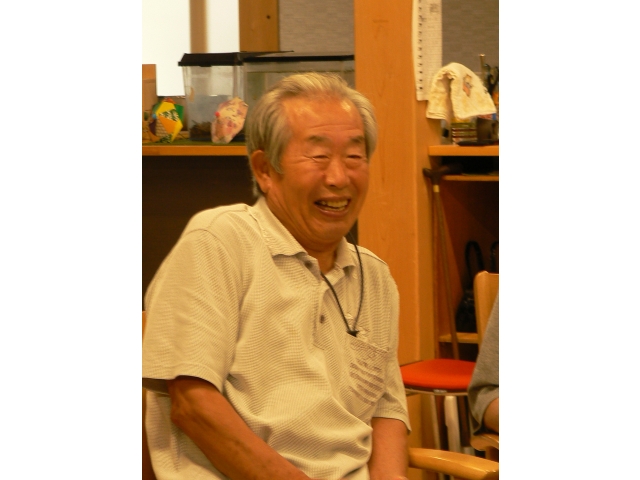 少し照れ笑いです