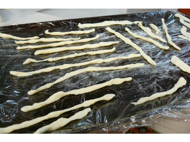 みなさん器用に伸ばしますね