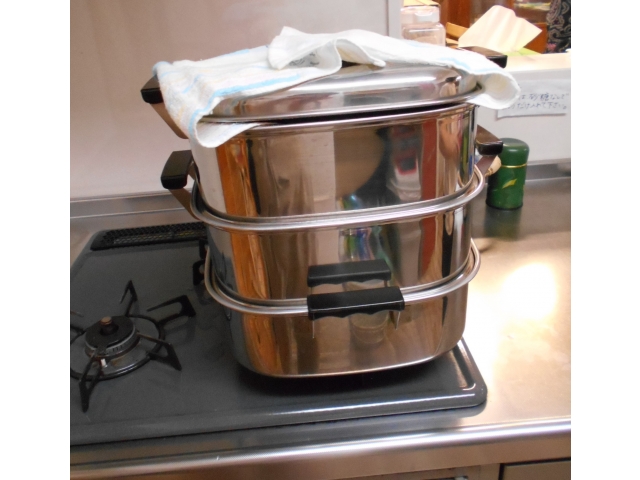 お鍋で蒸していきます☆