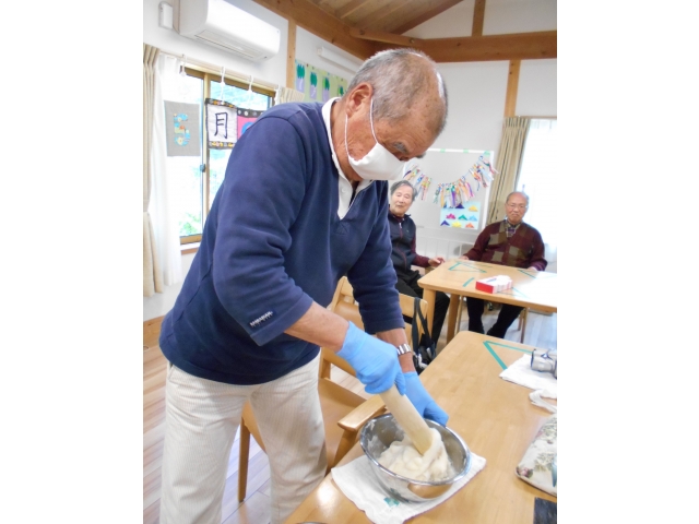 上新粉をこねます！